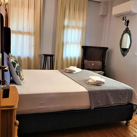 Smyrna Uzuncarsi Kas